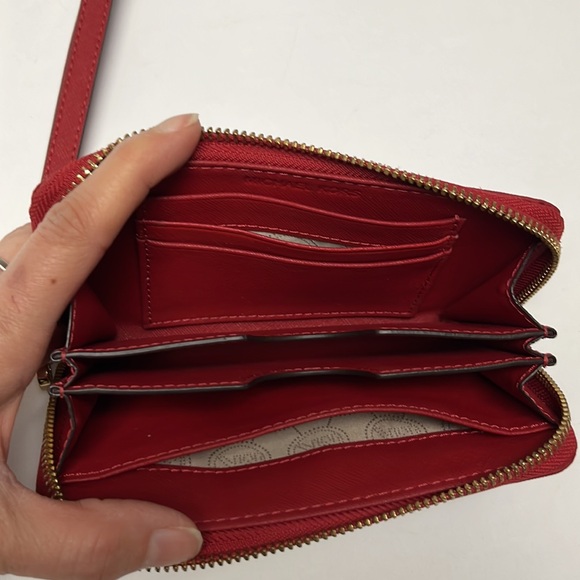 Michael Kors red wallet - Picture 6 of 7